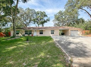 104 S Valley Rd, Fruitland Park, FL 34731