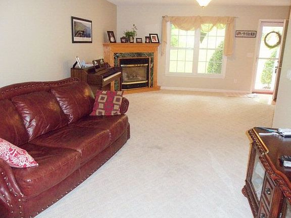 3rd image of 552 Midlawn Dr