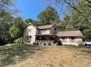 1162 Glen Dr NE, New Philadelphia, OH 44663