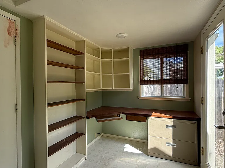 3064 Laurel St — Photo 4