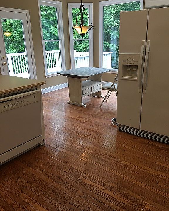New granite and stainless so