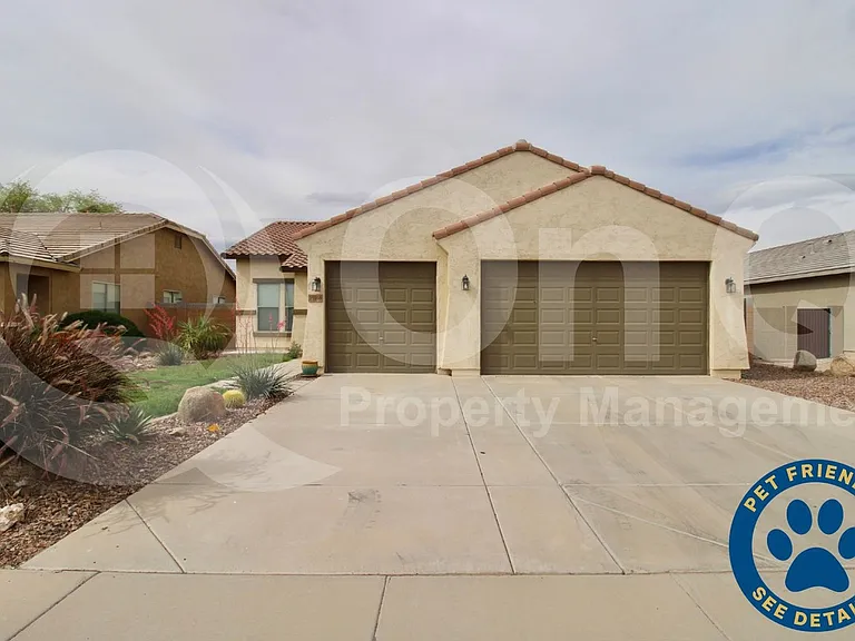 35916 W Catalonia Dr — Photo 1