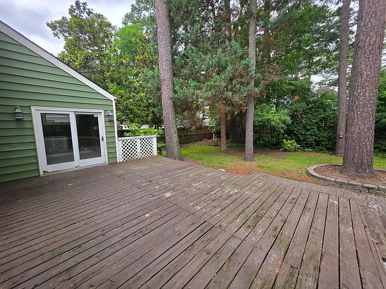 208 Regent Rd — Photo 29
