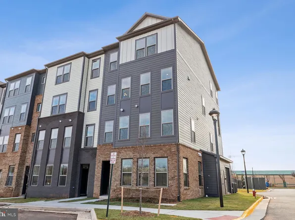 20923 Bluebird Sq, Sterling, VA 20165