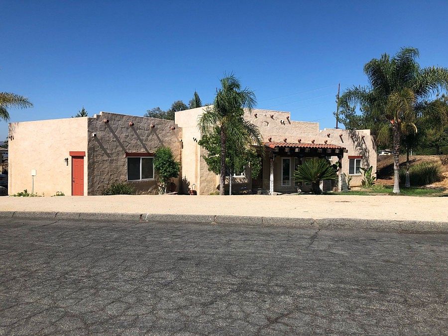 1st image of 40515 Calle Fiesta