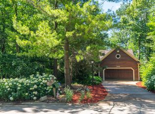 N31W23545 Woodstream Ct, Pewaukee, WI 53072