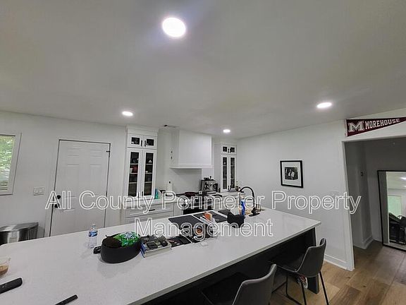 4th image of 2107 Pinehurst Dr