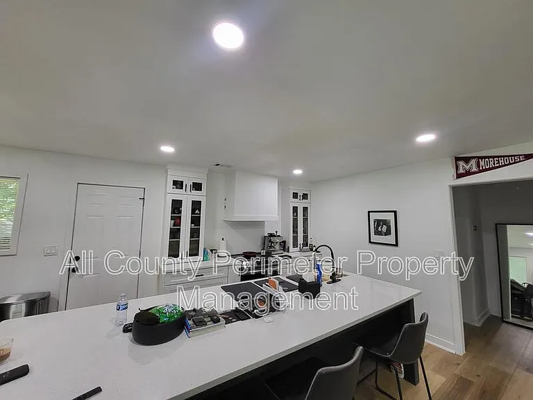 2107 Pinehurst Dr — Photo 4