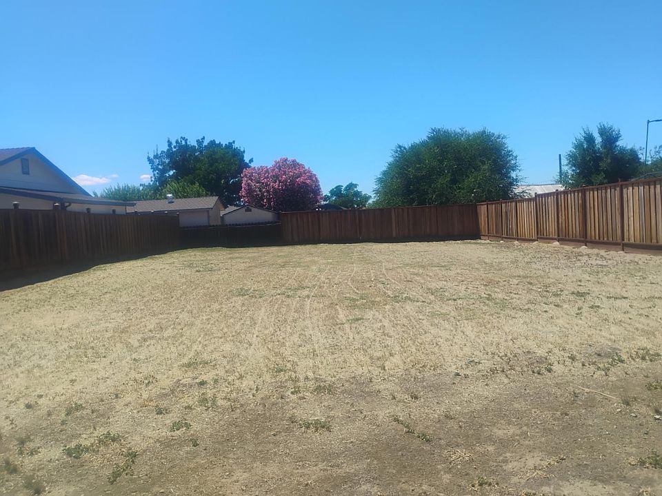 2nd image of 1816 Parsons Ln