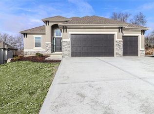 2404 SW River Trail Rd, Lees Summit, MO 64082