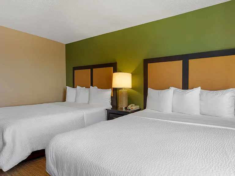 1 Bedroom Suite - 2 Full Beds