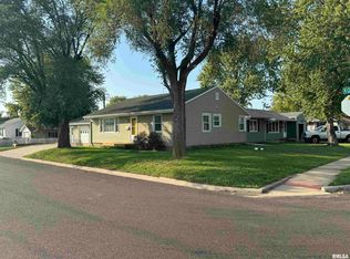 1523 Southmoor St, Pekin, IL 61554