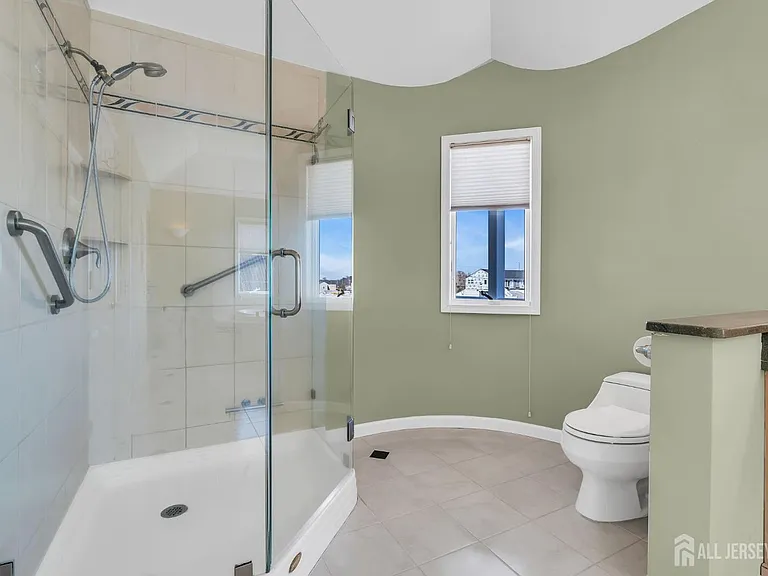 3110 Windsor Ave — Photo 32