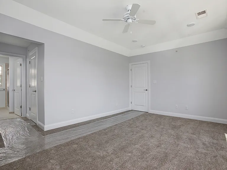 Gramercy Townhomes - 205 — Photo 17