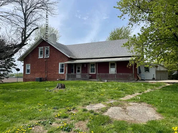 547 Seiz Rd, Waverly, IL 62692