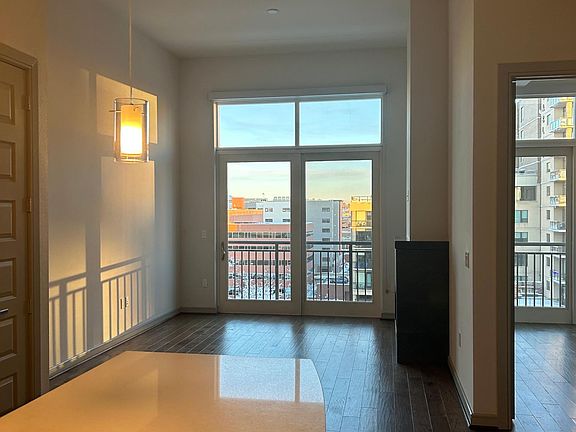 3rd image of 358 S Monroe St #826