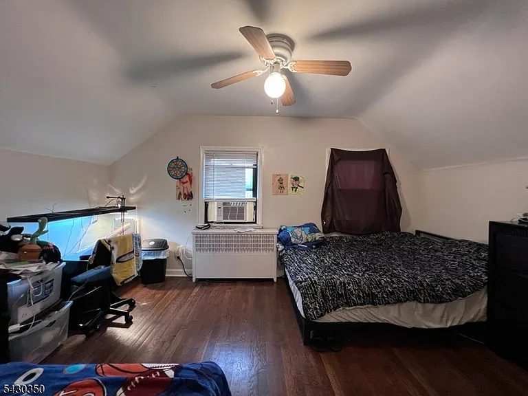 301 W Elm St — Photo 12