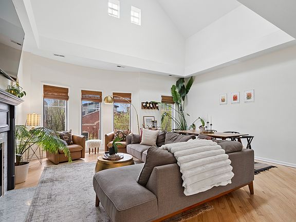 3rd image of 3141 N Racine Ave #3