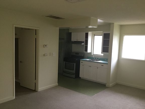 3rd image of 3916-3930 Bryn Mawr Dr #3926