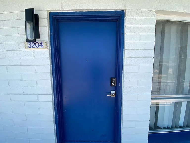 1 and 2 Bedrooms Great Location with Community Pool and Onsite Laundry! 1/2 of Mile from U of A — Photo 15