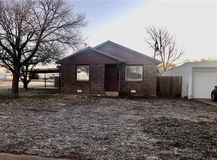 1512 N 5th St, Sayre, OK 73662