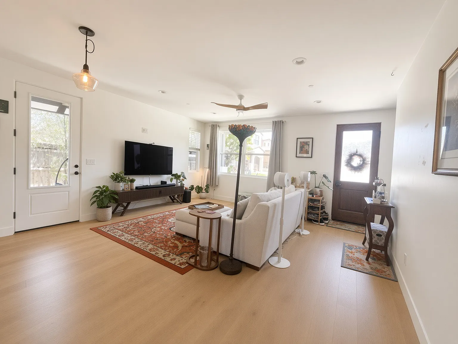 3 bed, 1765 sqft, $4,000 — Photo 2