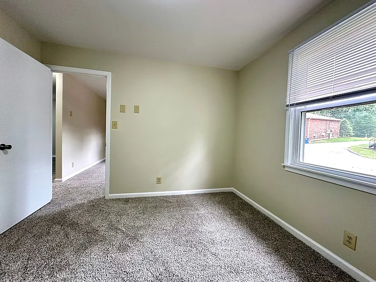 1906 Batts Ln — Photo 13