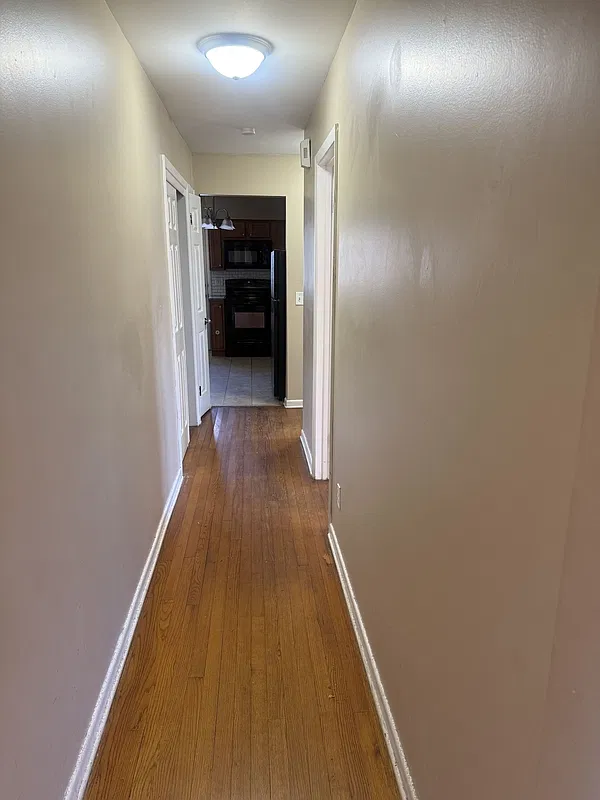 2 bed, 1.0 bath, $1,300 — Photo 3