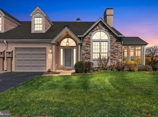 116 Greenview Dr, Lancaster, PA