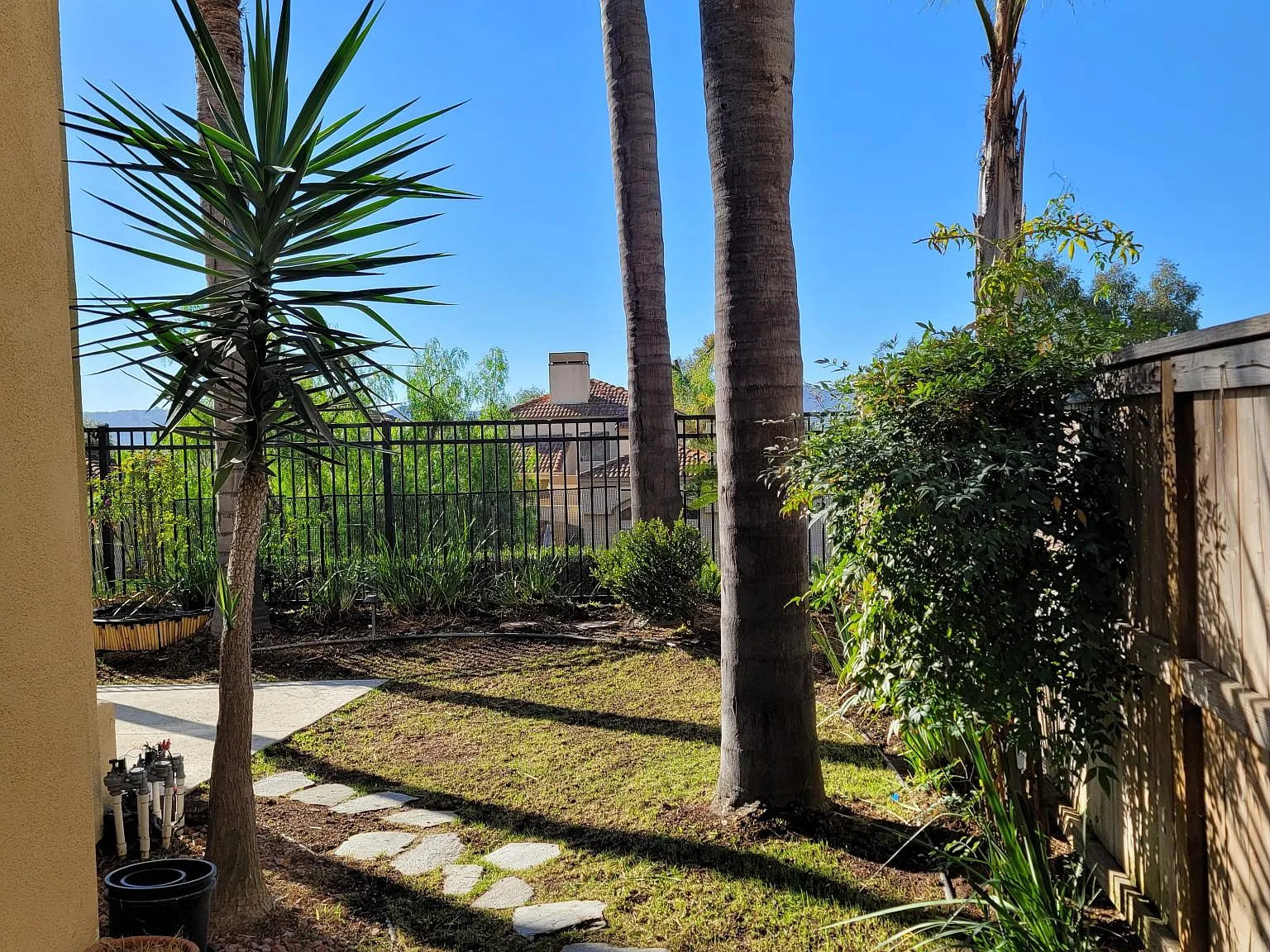 3 bed, 1500 sqft, $4,500 — Photo 3