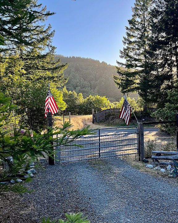 1st image of 20451 N Bank Chetco River Rd