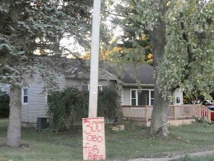 2nd image of 608 N Huntington St