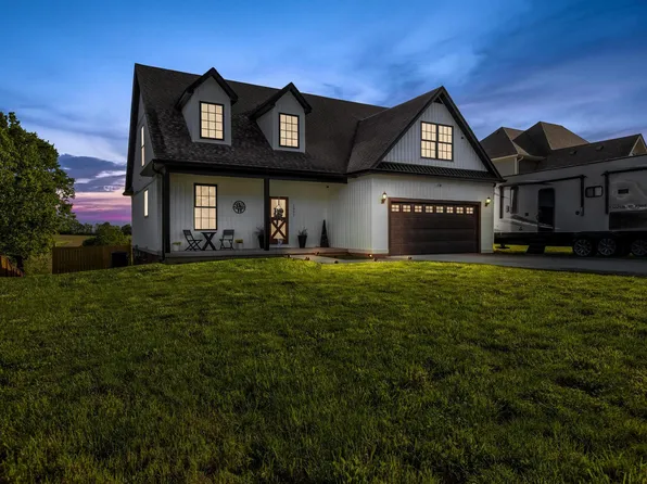 1097 Twin Oaks Blvd, Mount Sterling, KY 40353