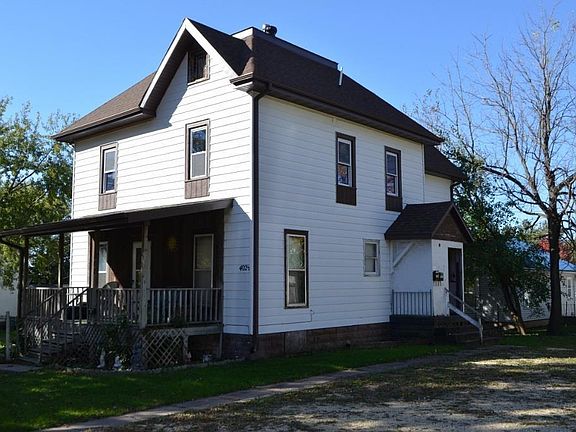 2nd image of 402 1st Ave NE