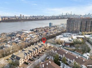 29 Victoria Pl E #29, Fort Lee, NJ 07024