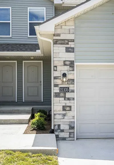 Oak Woods Townhomes — Photo 68