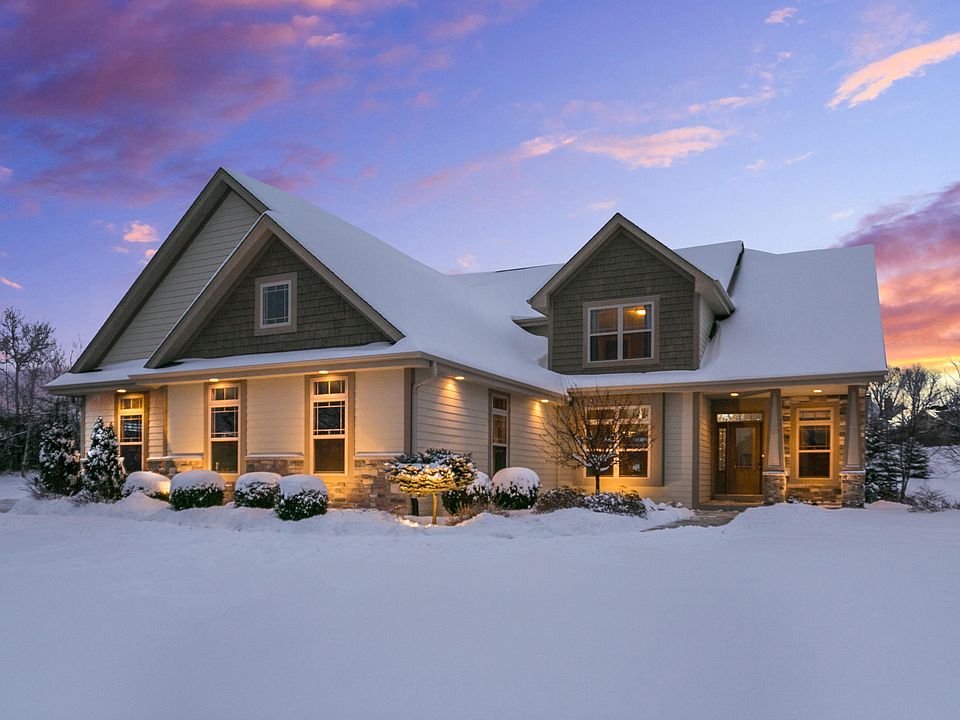 1st image of 554 Birchwood Dr
