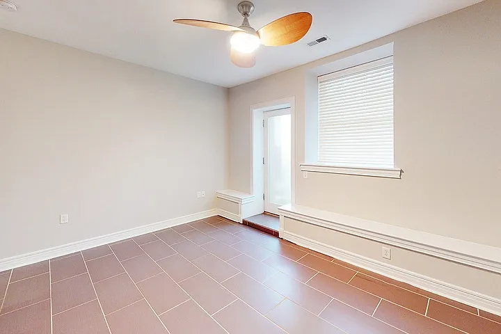 Melrose Apartments — Photo 13