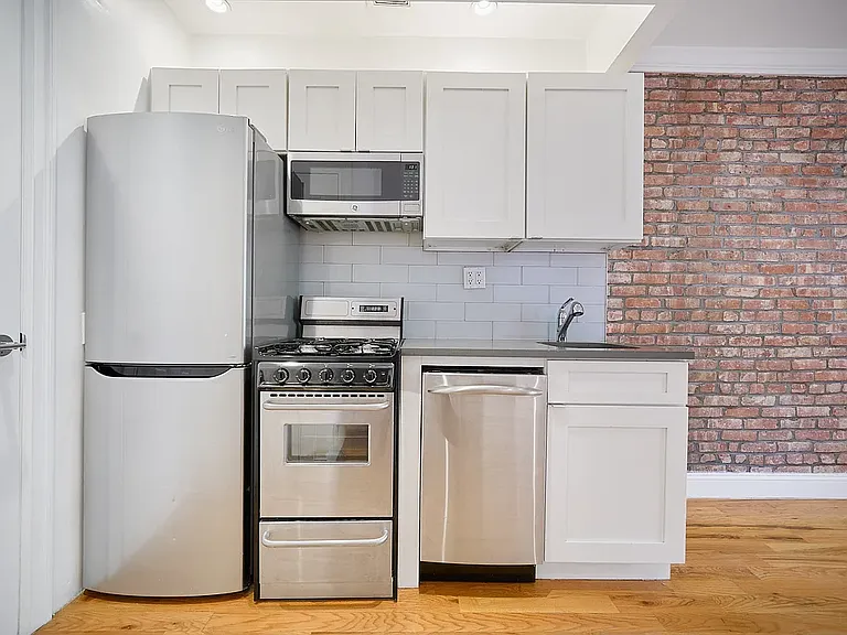 310 E 83rd St #4A — Photo 3