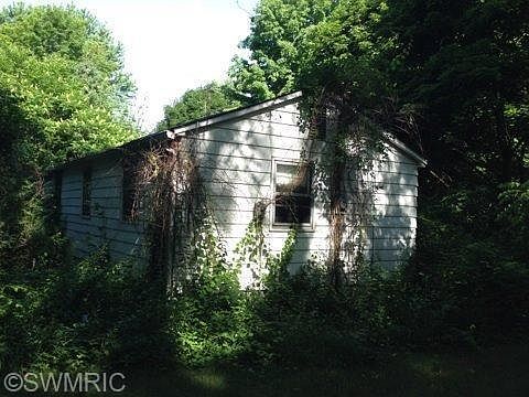 1st image of 831 W 32nd St