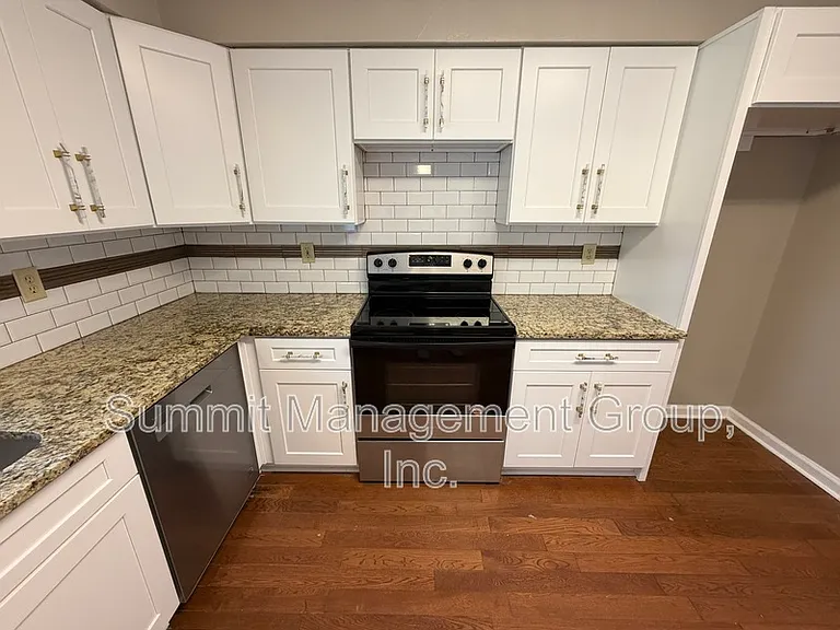 1611 Ellington Rd SE — Photo 16
