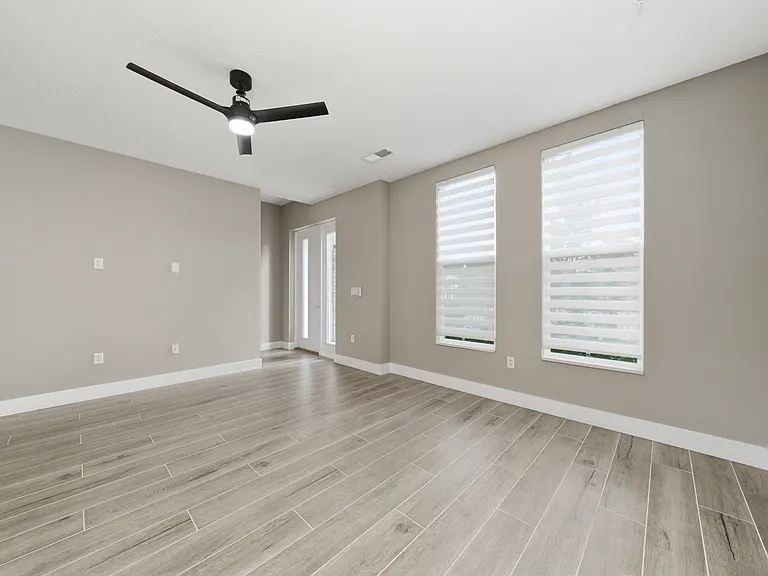 2105 Broome St — Photo 3