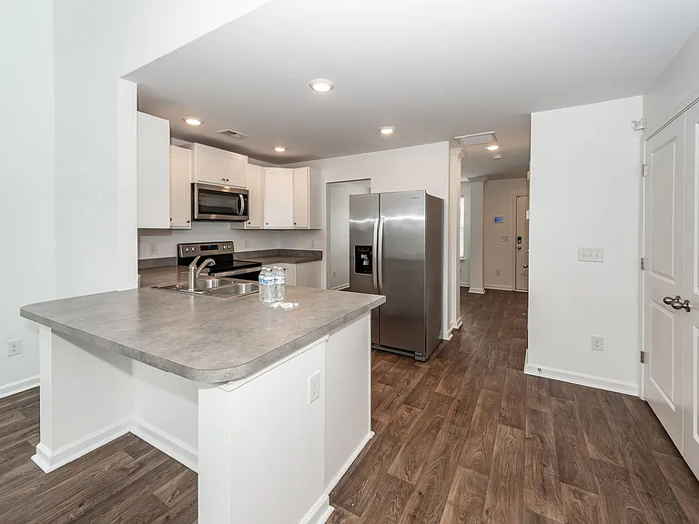 715 Hilchot Dr — Photo 10
