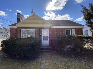 1277 Bay St, Springfield, MA 01109