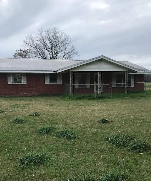 245 Way Rd — Photo 1