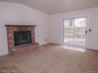 5711 New Meadow Dr, Ypsilanti, MI