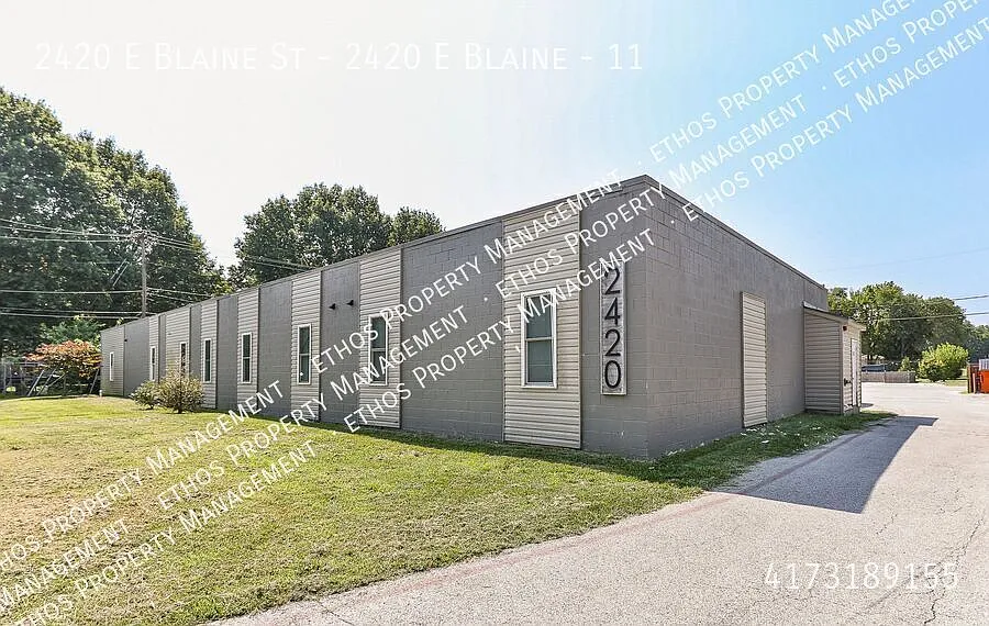 2420 E Blaine St #11