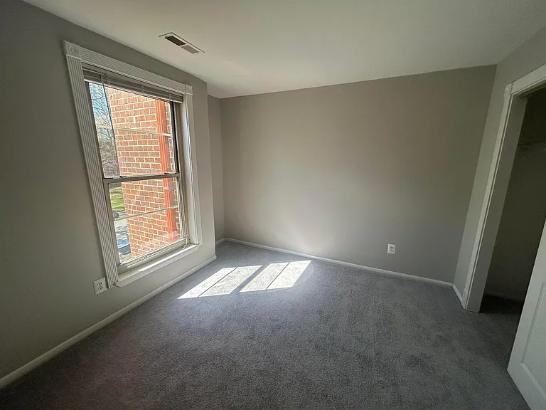 3304 Woodburn Village Dr #22 — Photo 6