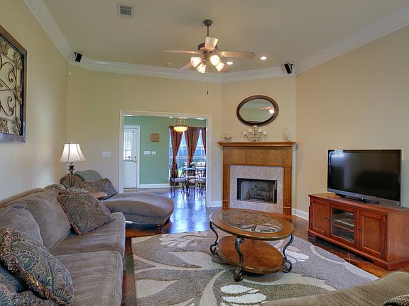 2nd image of 38269 Silverstone Ave