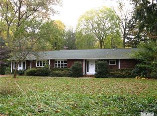 30 Horse Hollow Rd, Locust Valley, NY 11560